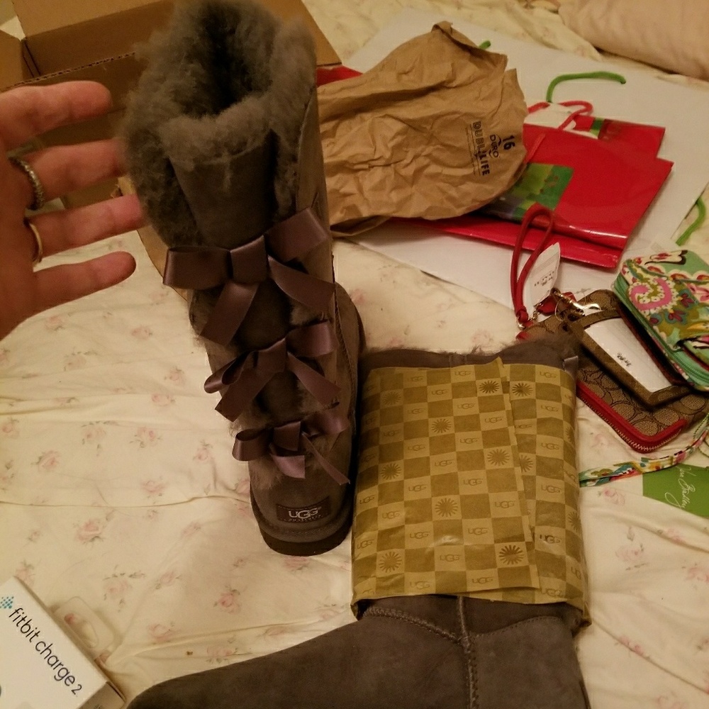 Bow UGG boots sz 8